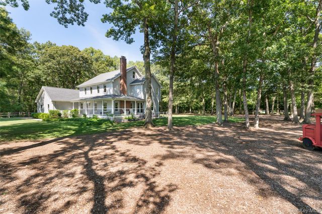 93 Chestnut Street, Mount Sinai, NY 11766