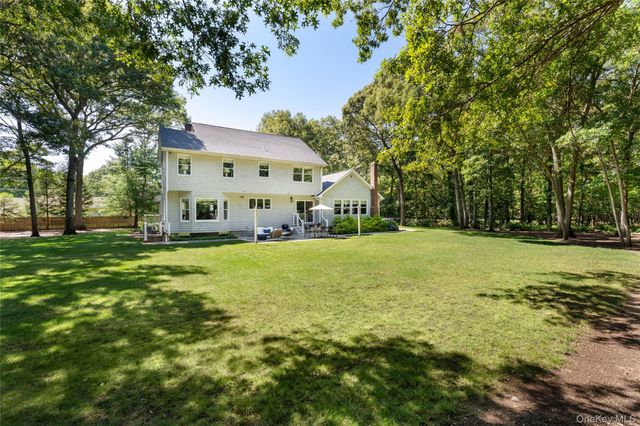 93 Chestnut Street, Mount Sinai, NY 11766