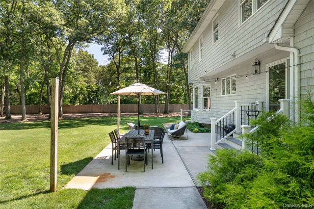 93 Chestnut Street, Mount Sinai, NY 11766