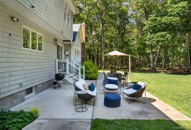 93 Chestnut Street, Mount Sinai, NY 11766