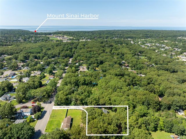 93 Chestnut Street, Mount Sinai, NY 11766