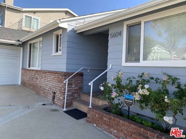 5604 S Chariton Avenue, Ladera Heights, CA 90056