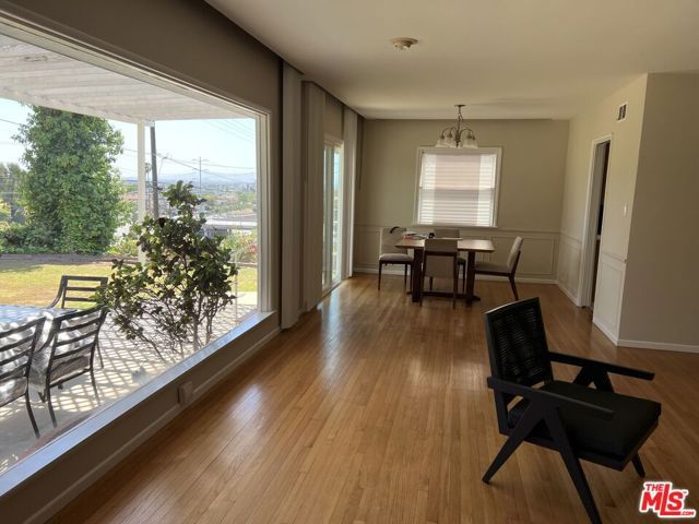 5604 S Chariton Avenue, Ladera Heights, CA 90056