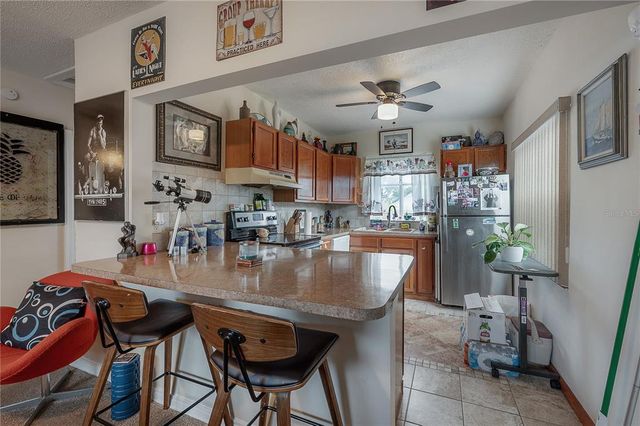 2421 BURLINGTON AVENUE N, St Petersburg, FL 33713