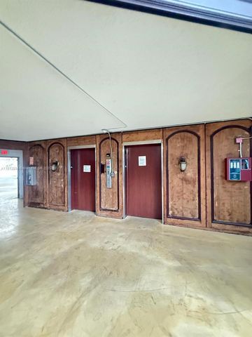 2025 NE 164th St 406, North Miami Beach, FL 33162