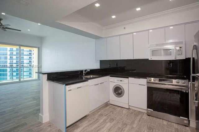 2501 S Ocean Dr PH12, Hollywood, FL 33019