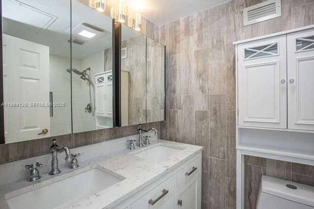 2501 S Ocean Dr PH12, Hollywood, FL 33019