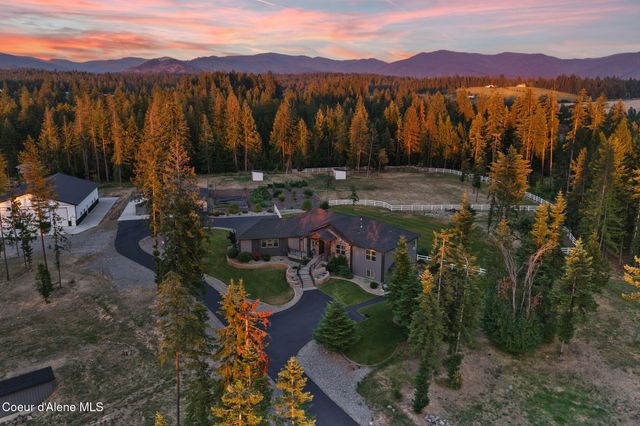 15746 N Pinewood Way, Hayden, ID 83835