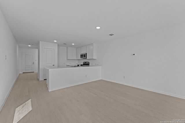 3841 Swift Fox Rd, New Braunfels, TX 78130