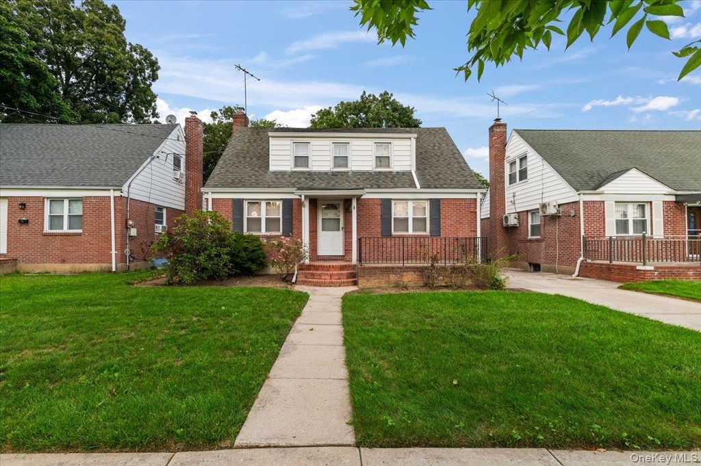 7607 Hewlett Street, New Hyde Park, NY 11040 — exterior