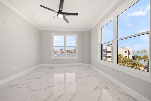 211 DOLPHIN POINT 403, Clearwater Beach, FL 33767