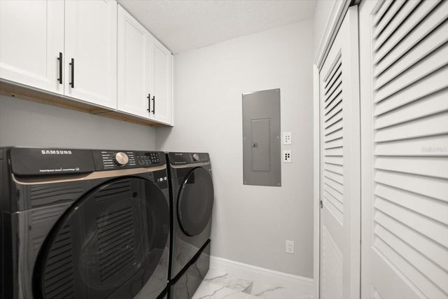 211 DOLPHIN POINT 403, Clearwater Beach, FL 33767