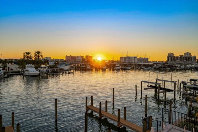 211 DOLPHIN POINT 403, Clearwater Beach, FL 33767