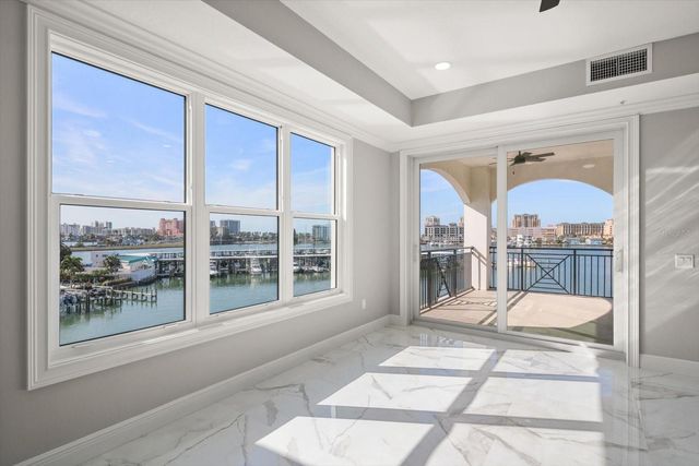 211 DOLPHIN POINT 403, Clearwater Beach, FL 33767