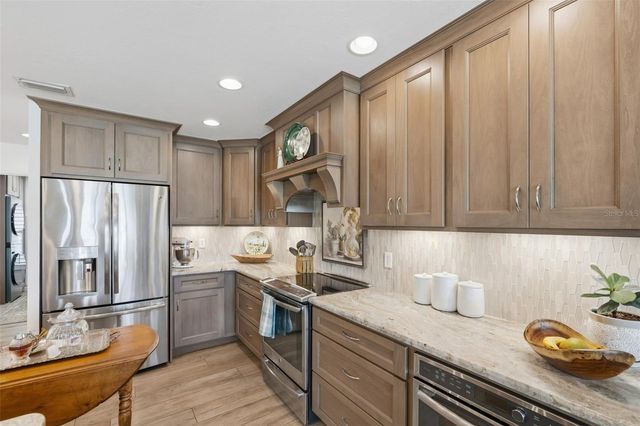 2211 50TH STREET W, Bradenton, FL 34209