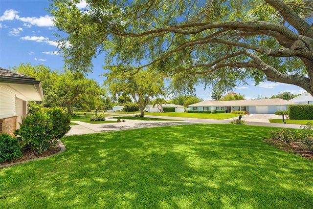 2211 50TH STREET W, Bradenton, FL 34209