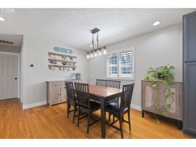 6900 Sw 195TH Ave 111, Beaverton, OR 97007