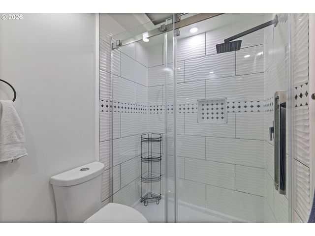 6900 Sw 195TH Ave 111, Beaverton, OR 97007