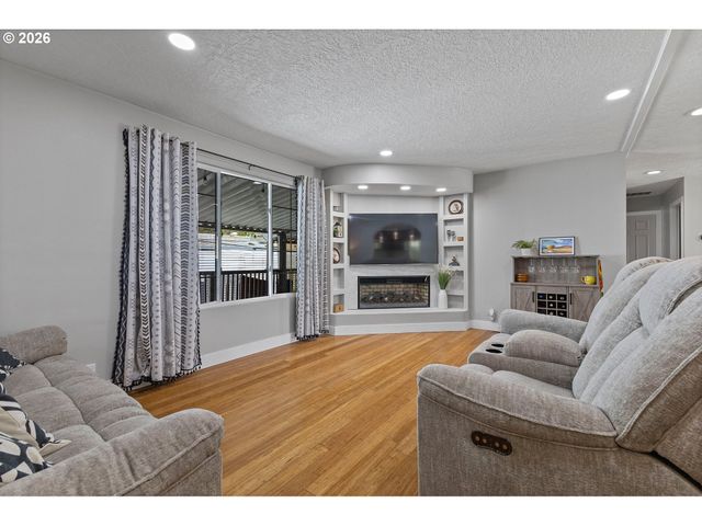 6900 Sw 195TH Ave 111, Beaverton, OR 97007