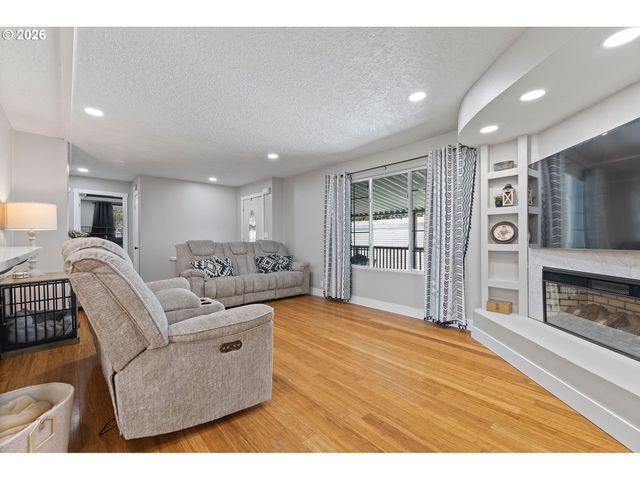 6900 Sw 195TH Ave 111, Beaverton, OR 97007