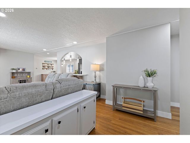 6900 Sw 195TH Ave 111, Beaverton, OR 97007