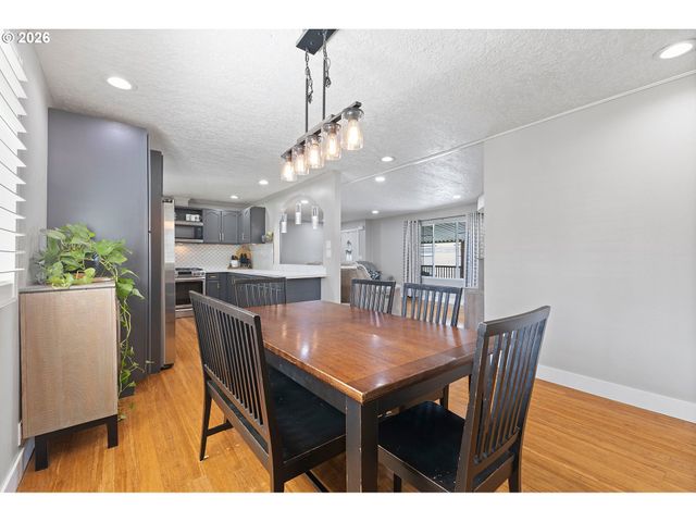 6900 Sw 195TH Ave 111, Beaverton, OR 97007