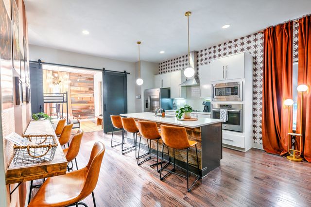 1013 11th Ave, S, Nashville, TN 37203
