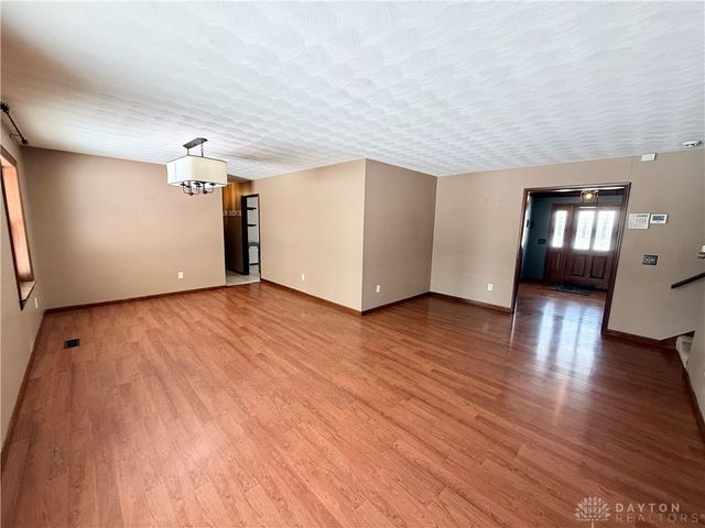 313 Scott Drive, Englewood, OH 45322