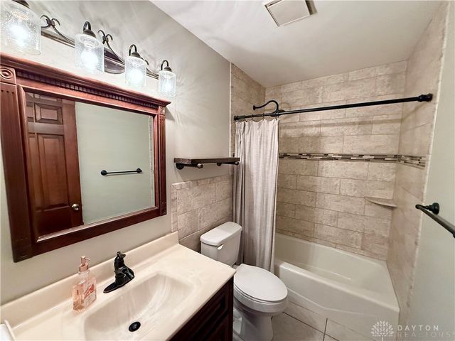 313 Scott Drive, Englewood, OH 45322