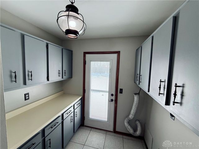 313 Scott Drive, Englewood, OH 45322