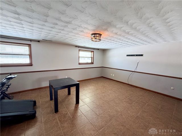 313 Scott Drive, Englewood, OH 45322