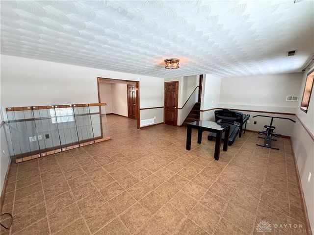 313 Scott Drive, Englewood, OH 45322