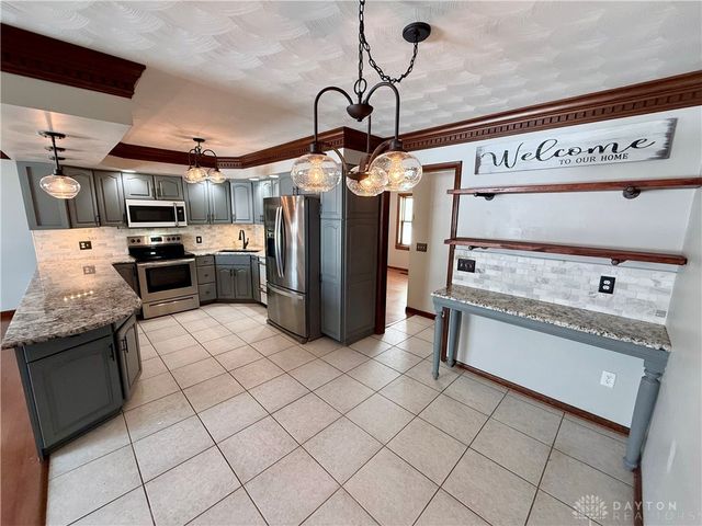 313 Scott Drive, Englewood, OH 45322