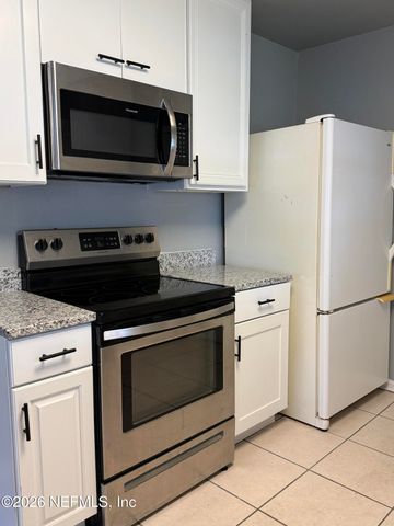 6528 MITFORD Road, Jacksonville, FL 32210