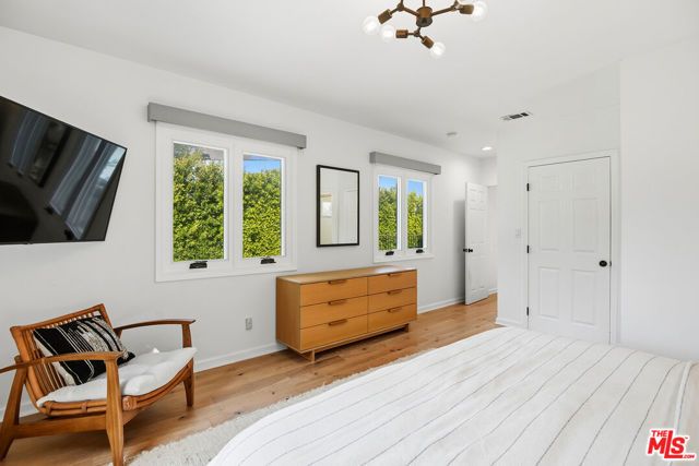 627 N Fuller Avenue, Los Angeles, CA 90036