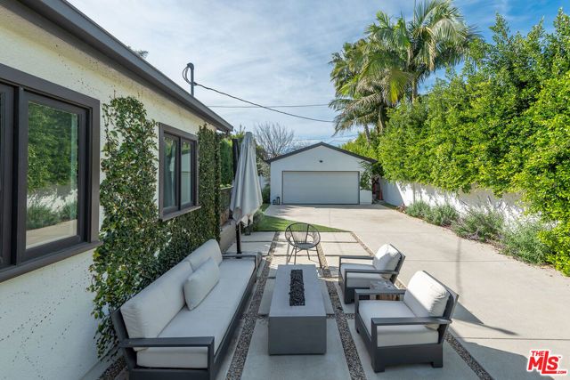 627 N Fuller Avenue, Los Angeles, CA 90036