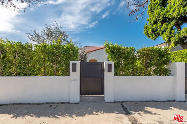 627 N Fuller Avenue, Los Angeles, CA 90036