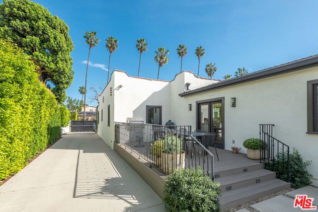 627 N Fuller Avenue, Los Angeles, CA 90036