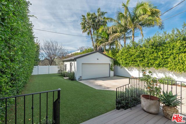 627 N Fuller Avenue, Los Angeles, CA 90036