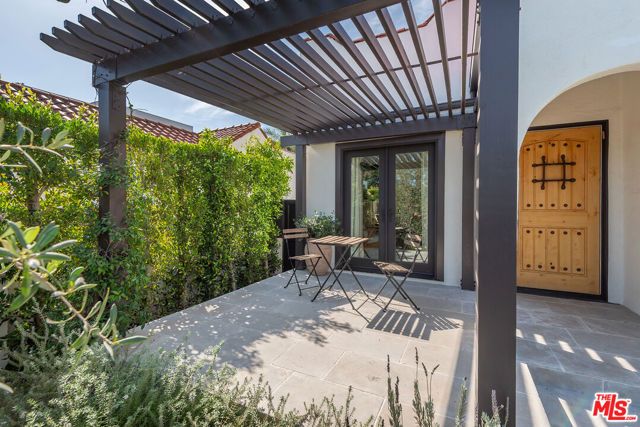627 N Fuller Avenue, Los Angeles, CA 90036