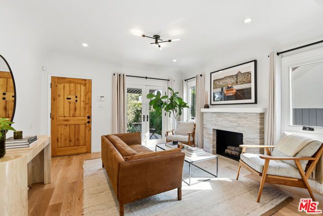 627 N Fuller Avenue, Los Angeles, CA 90036
