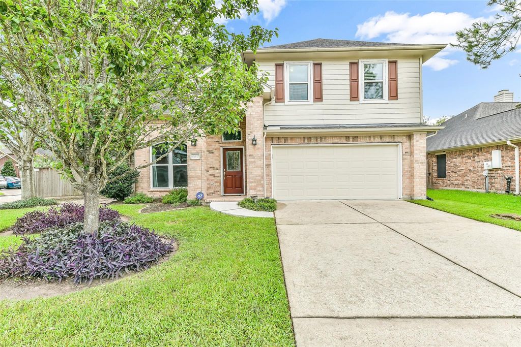 1207 Lake Shore Drive, Pearland, TX 77581