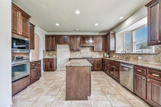 2508 Rockygate Lane, Friendswood, TX 77546