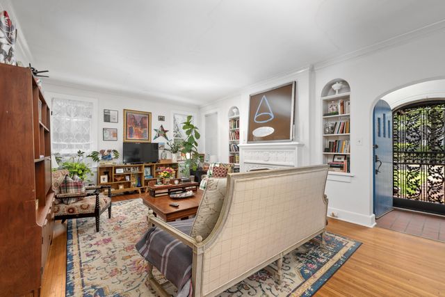 1894 JACKSON AVE, Memphis, TN 38107