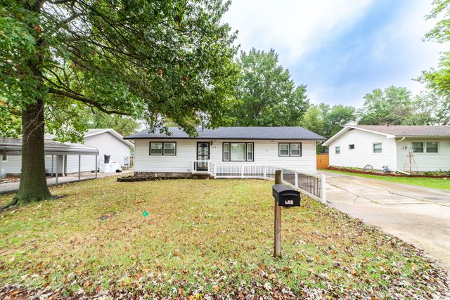 120 ADAMS ST, Centralia, MO 65240