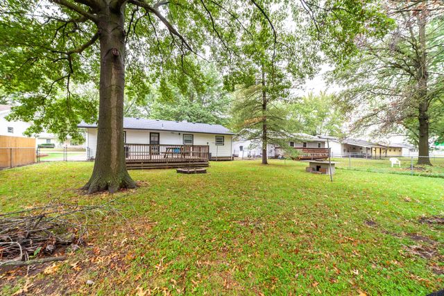 120 ADAMS ST, Centralia, MO 65240