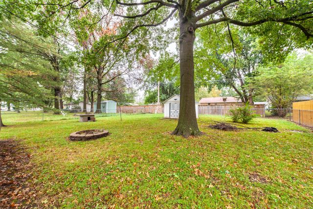 120 ADAMS ST, Centralia, MO 65240