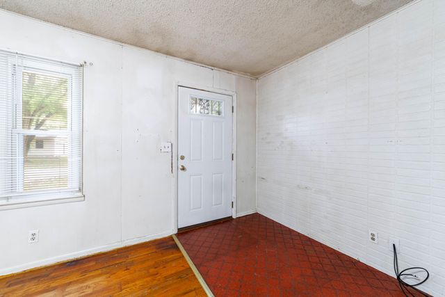 120 ADAMS ST, Centralia, MO 65240