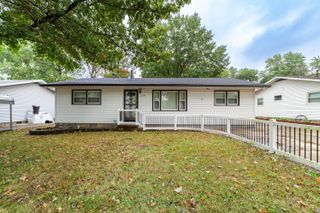 120 ADAMS ST, Centralia, MO 65240