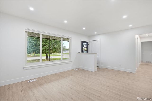32654 Bunert Road, Warren, MI 48088